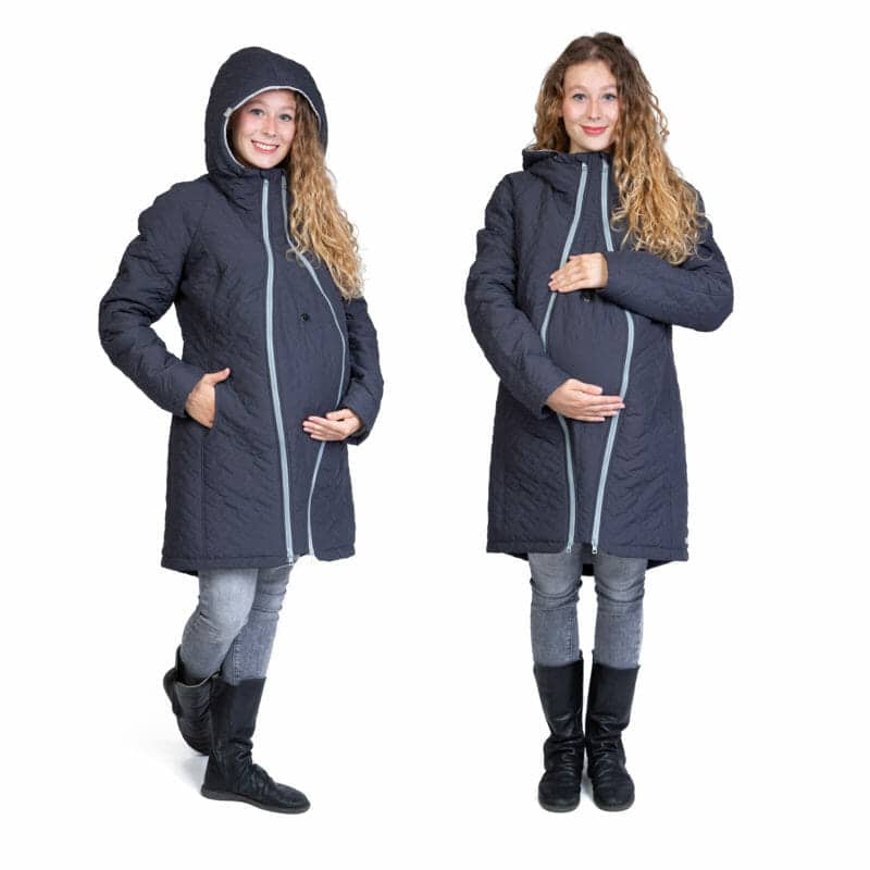 3in1 Steppmantel Schwangerschaft und Babytragen POLARIS in Anthrazit-Grau - schwangeres Model trägt Mantel mit Schwangerschaftseinsatz - links mit aufgesetzter Kapuze und rechts Ansicht von vorn