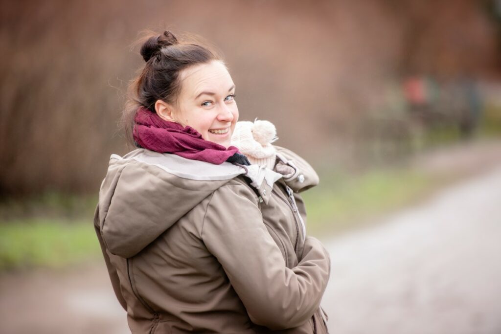 ab wann tragejacke kaufen umstandsjacke babytragen viva la mama