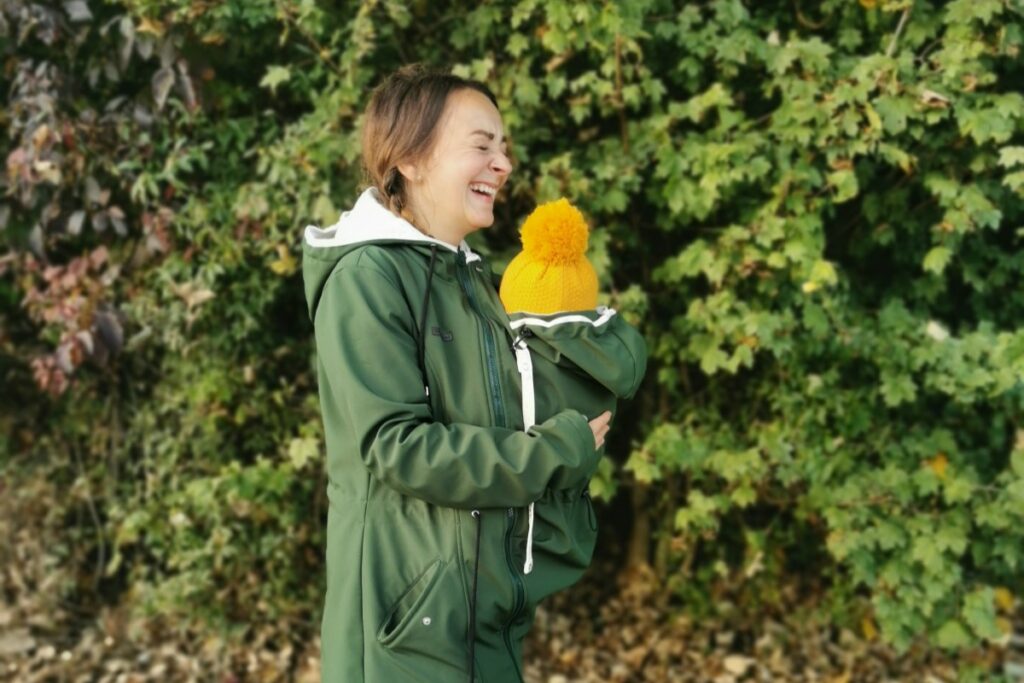 Babytragen mit Tragejacke Tragehilfe Tragetuch unter Jacke Babyeinsatz Jackenerweiterung