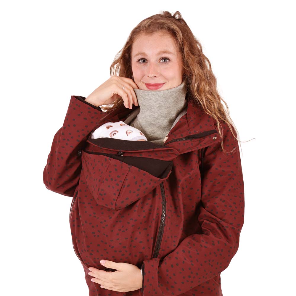 Trageschal aus Merino Wolle in Ecru Creme Beige (Ansicht mit Tragejacke)